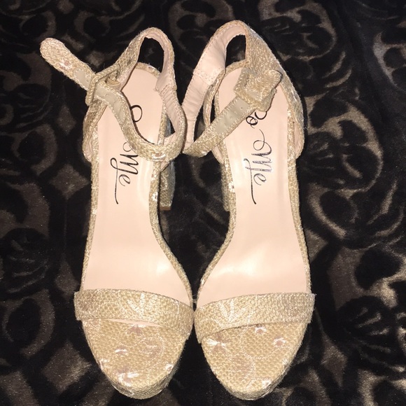 Platform High Heels - Picture 2 of 6